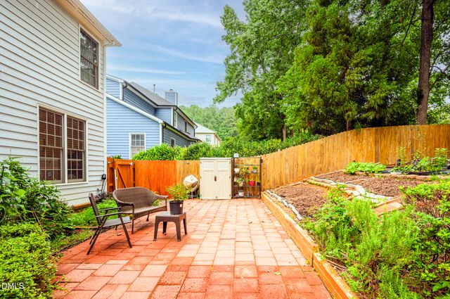 107 Lonebrook Drive, Chapel Hill, NC 27516