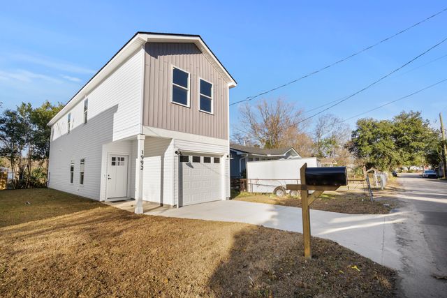 1992 Groveland Avenue, North Charleston, SC 29405