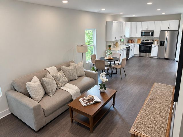 1992 Groveland Avenue, North Charleston, SC 29405