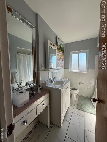 22306 Rosedale Street, Saint Clair Shores, MI 48080