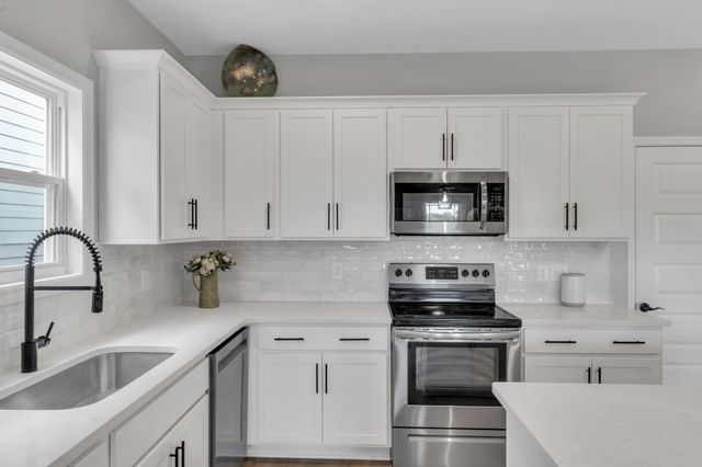 31 Champaign Drive, Hendersonville, TN 37075