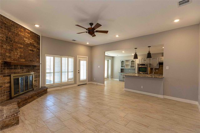 2309 Hillside Lane, Carrollton, TX 75006