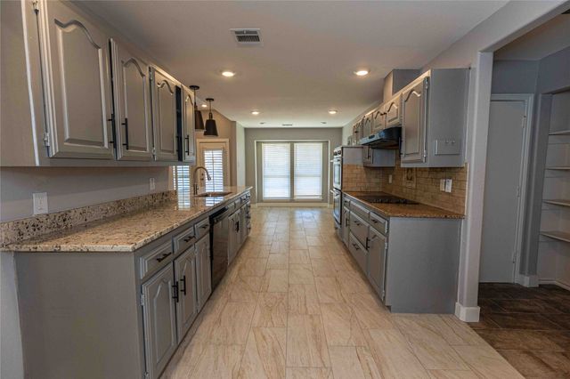 2309 Hillside Lane, Carrollton, TX 75006