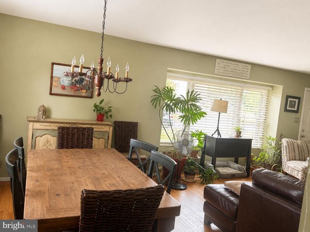 603 IVYSTONE LN, Cinnaminson, NJ 08077