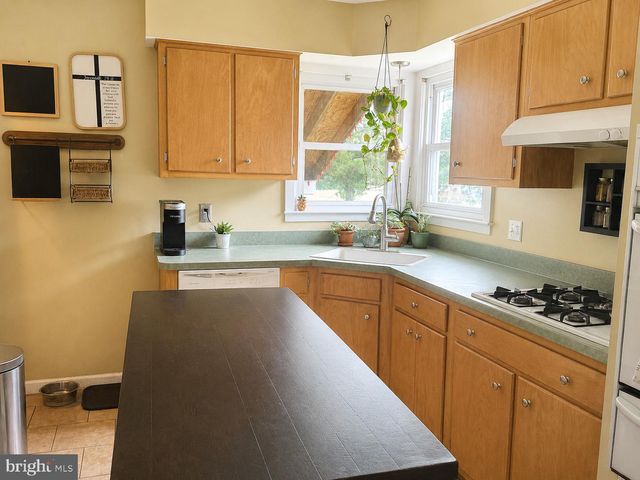 603 IVYSTONE LN, Cinnaminson, NJ 08077