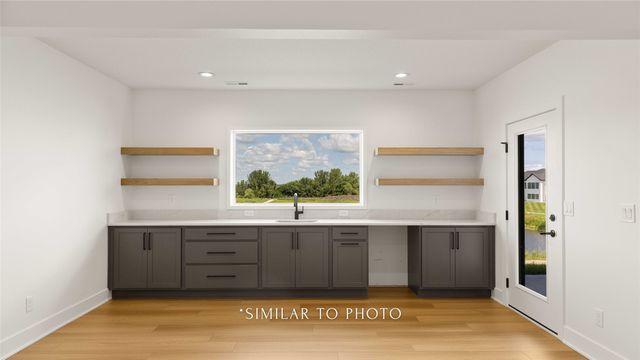 1394 S Auburn Place, West Des Moines, IA 50266