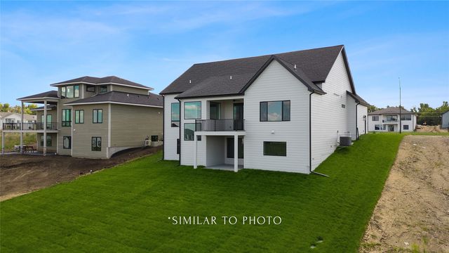 1394 S Auburn Place, West Des Moines, IA 50266