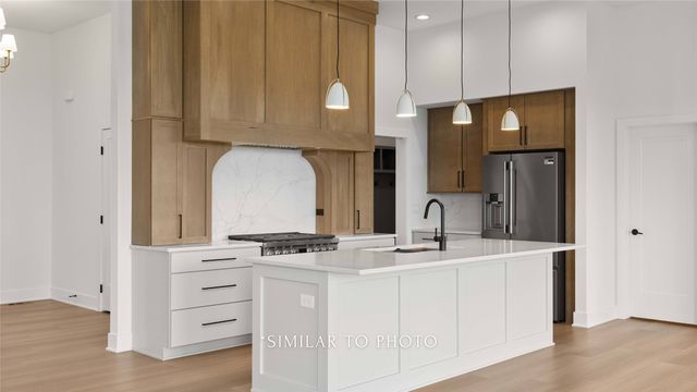 1394 S Auburn Place, West Des Moines, IA 50266