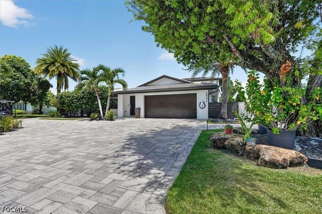 1021 Wittman DR, Fort Myers, FL 33919