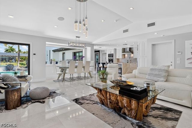 1021 Wittman DR, Fort Myers, FL 33919