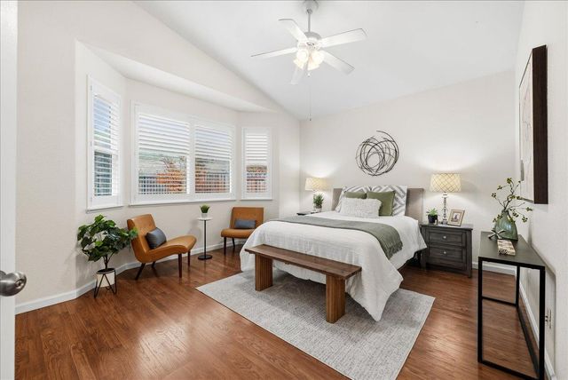 384 Lone Spur Dr, Folsom, CA 95630