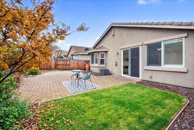 384 Lone Spur Dr, Folsom, CA 95630