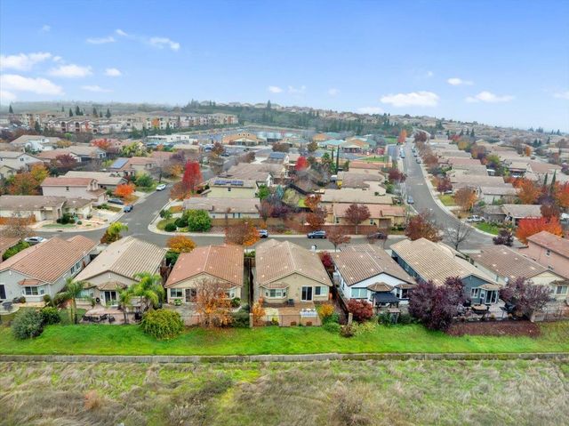 384 Lone Spur Dr, Folsom, CA 95630