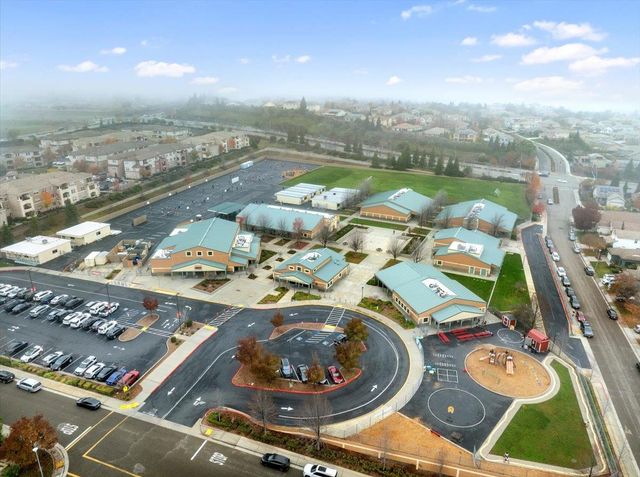 384 Lone Spur Dr, Folsom, CA 95630