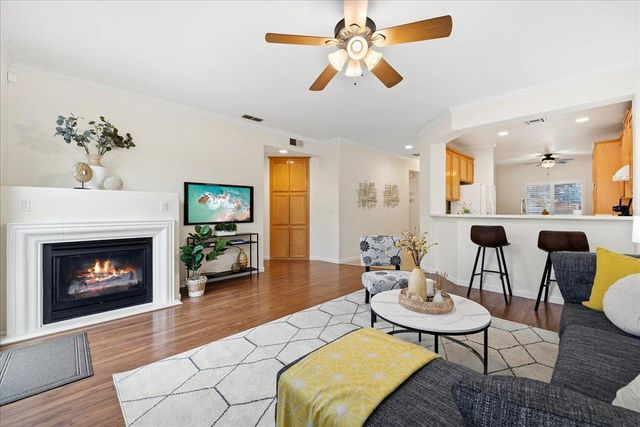 384 Lone Spur Dr, Folsom, CA 95630