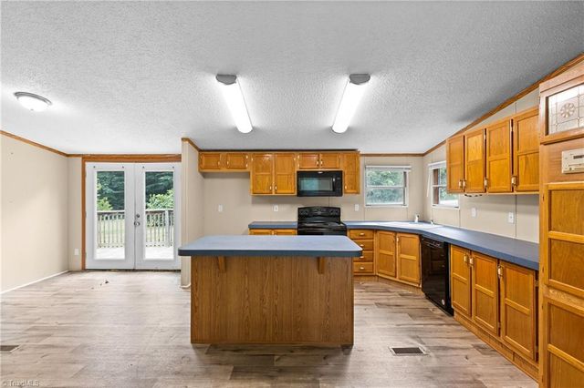 1017 Sourwood Drive, Hamptonville, NC 27020