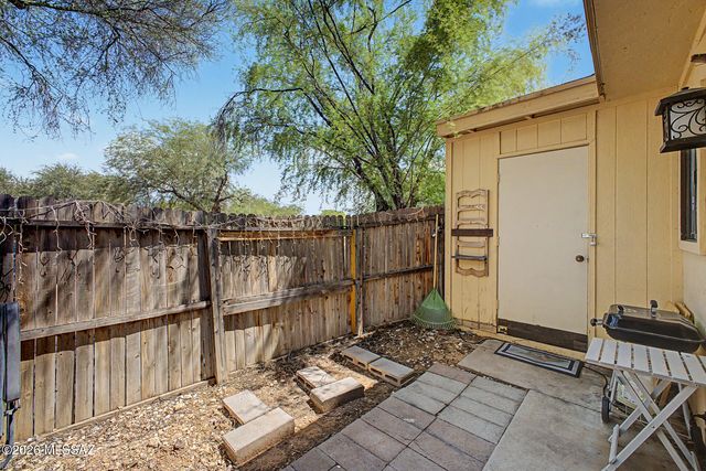 7548 E Wesley Place, Tucson, AZ 85710