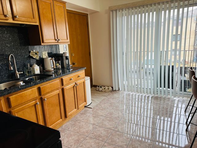 9340 Hamilton Court B, Des Plaines, IL 60016