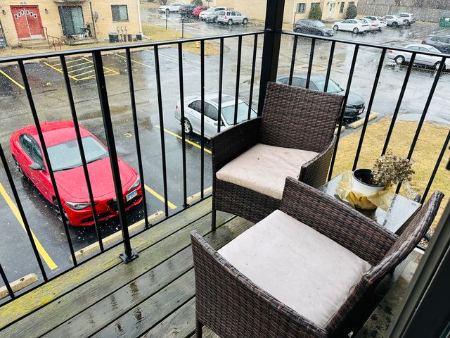 9340 Hamilton Court B, Des Plaines, IL 60016