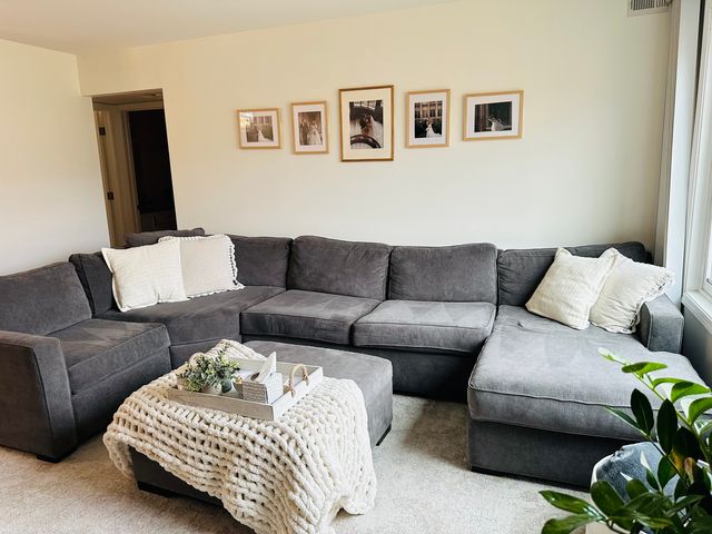 9340 Hamilton Court B, Des Plaines, IL 60016