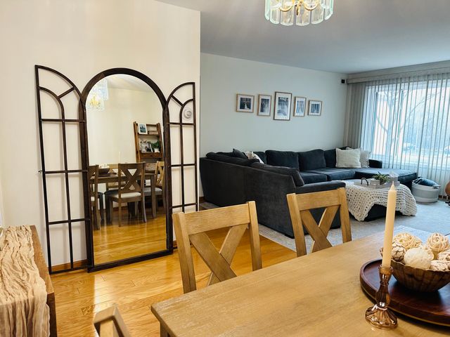 9340 Hamilton Court B, Des Plaines, IL 60016