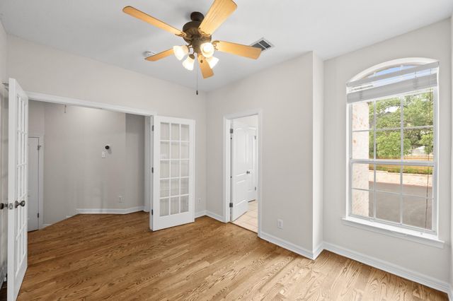 1701 Spyglass DR 10, Austin, TX 78746