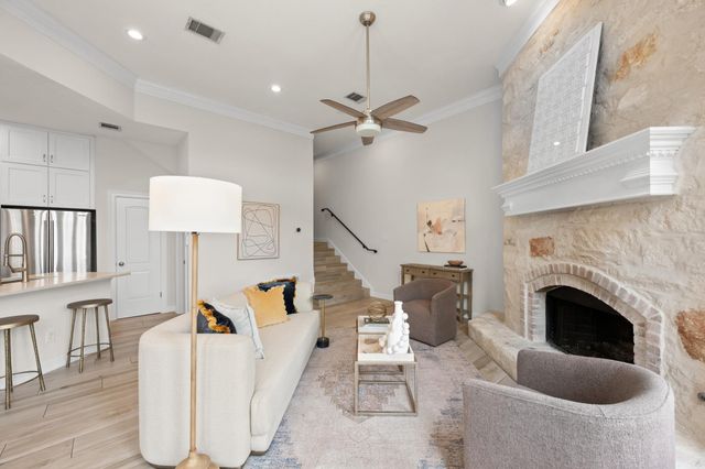 1701 Spyglass DR 10, Austin, TX 78746