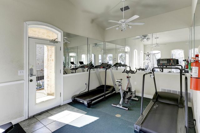 1701 Spyglass DR 10, Austin, TX 78746