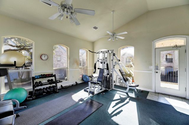1701 Spyglass DR 10, Austin, TX 78746