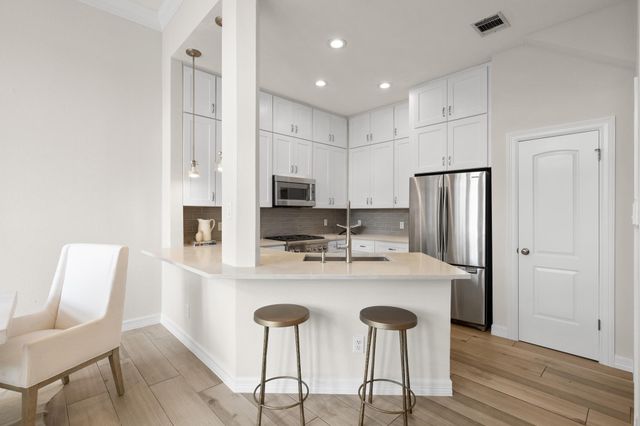 1701 Spyglass DR 10, Austin, TX 78746