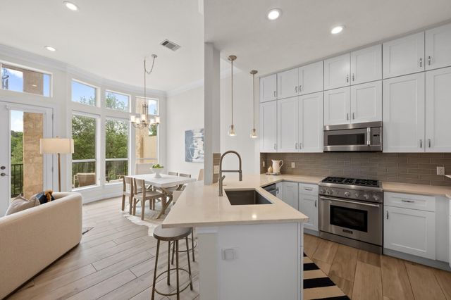 1701 Spyglass DR 10, Austin, TX 78746