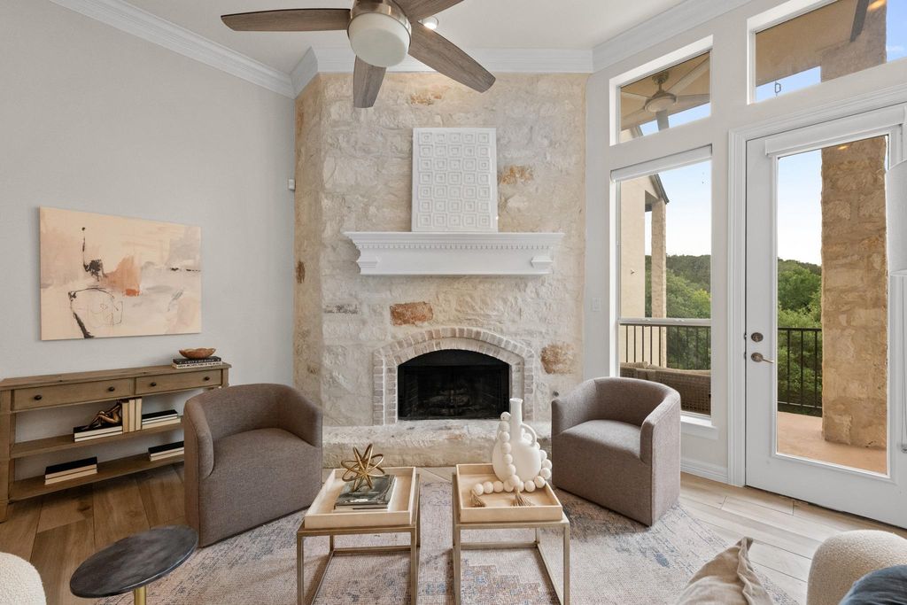 1701 Spyglass DR 10, Austin, TX 78746