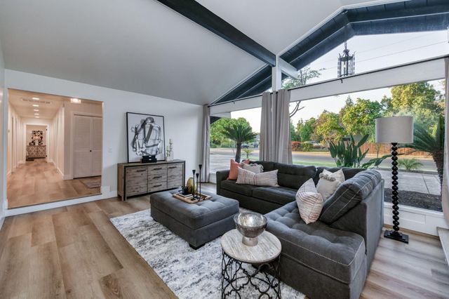 2511 W Barstow Avenue, Fresno, CA 93711