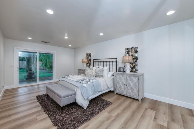 2511 W Barstow Avenue, Fresno, CA 93711