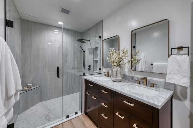 2511 W Barstow Avenue, Fresno, CA 93711