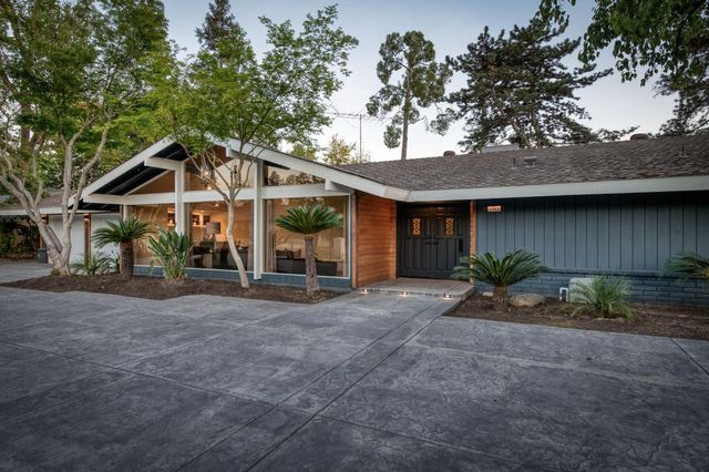 2511 W Barstow Avenue, Fresno, CA 93711