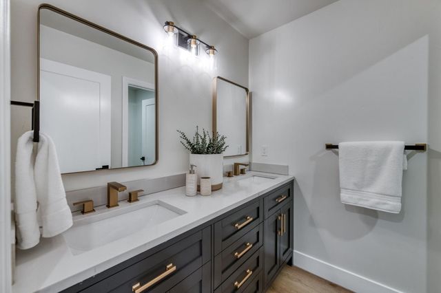 2511 W Barstow Avenue, Fresno, CA 93711