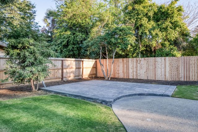 2511 W Barstow Avenue, Fresno, CA 93711