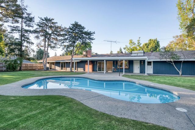 2511 W Barstow Avenue, Fresno, CA 93711