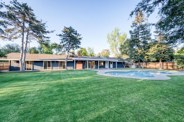 2511 W Barstow Avenue, Fresno, CA 93711