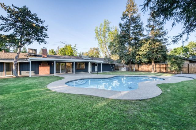 2511 W Barstow Avenue, Fresno, CA 93711