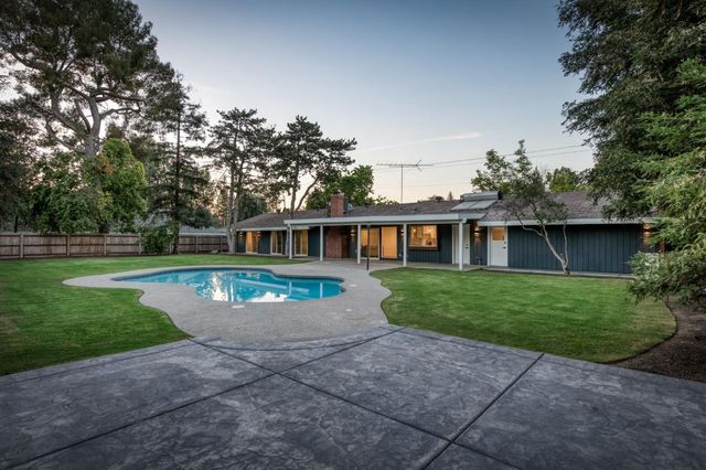 2511 W Barstow Avenue, Fresno, CA 93711