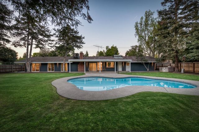 2511 W Barstow Avenue, Fresno, CA 93711