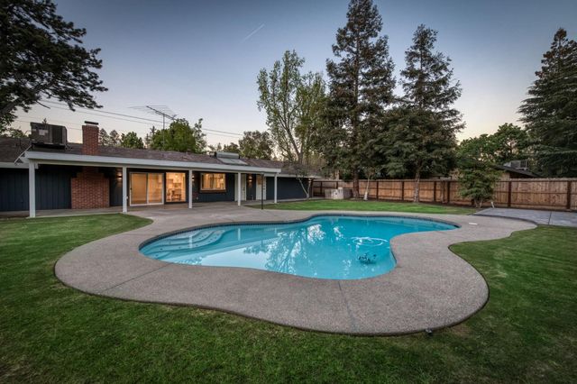 2511 W Barstow Avenue, Fresno, CA 93711