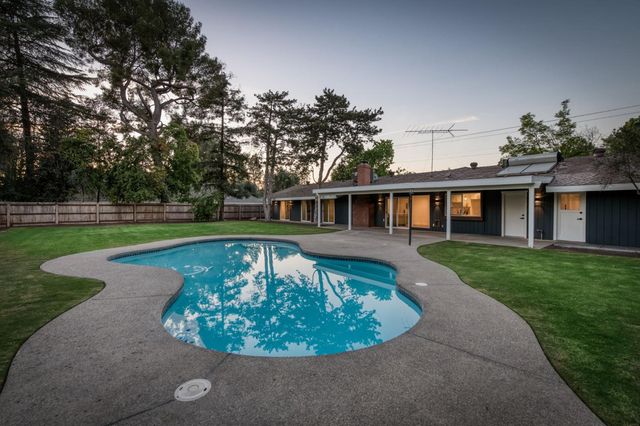 2511 W Barstow Avenue, Fresno, CA 93711