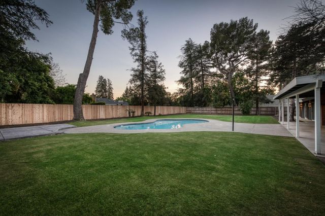 2511 W Barstow Avenue, Fresno, CA 93711