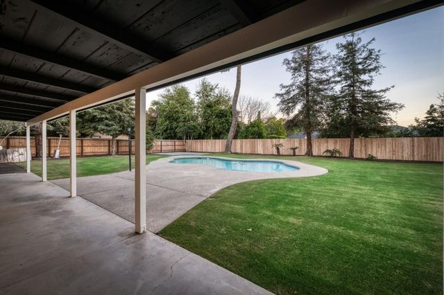 2511 W Barstow Avenue, Fresno, CA 93711