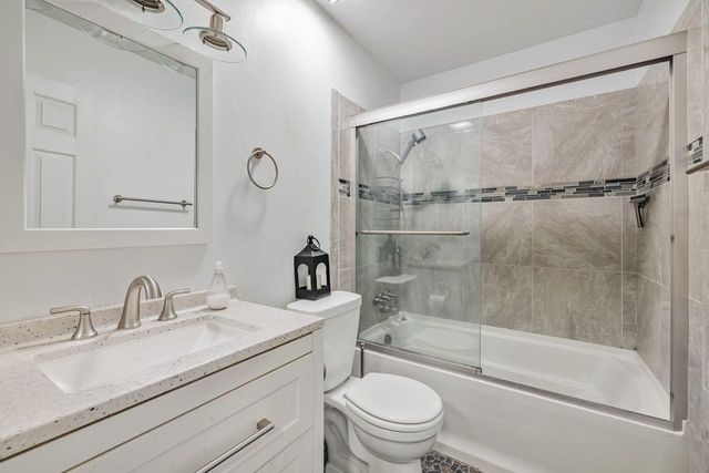 4022 Knoll Top Ct, Carmichael, CA 95608