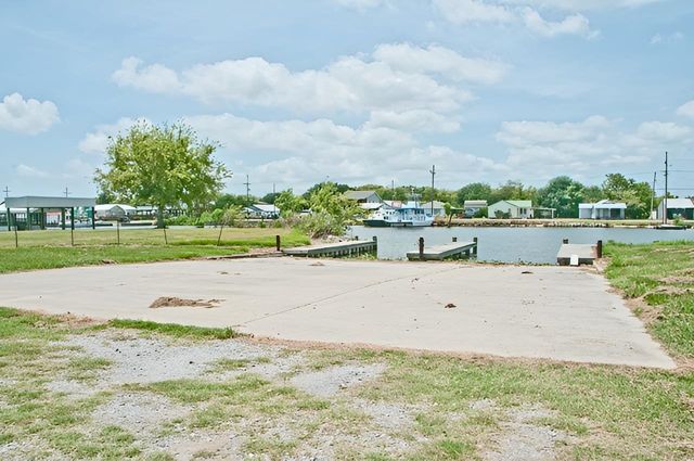 6102 Bayouside Dr, Chauvin, LA 70344