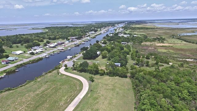 6102 Bayouside Dr, Chauvin, LA 70344